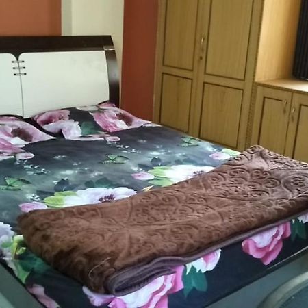 Srinivas Nilayam Lägenhet Hyderabad Exteriör bild